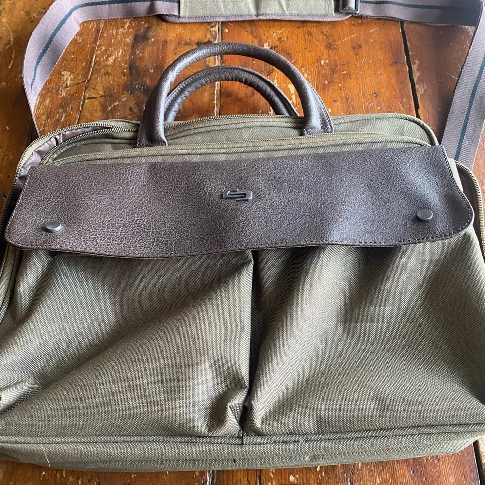 solo Olive Green and Brown Laptop Messenger Bag